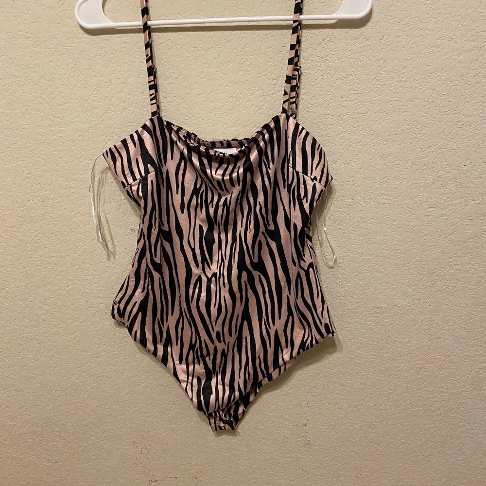 NEVER WORN Princess Polly Pink Zebra Bodysuit